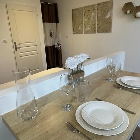 Chez Jean-yves Et Zoe - Le Carpe Diem - Au Calme, Tres Propre, Proche Parkings Appartamento